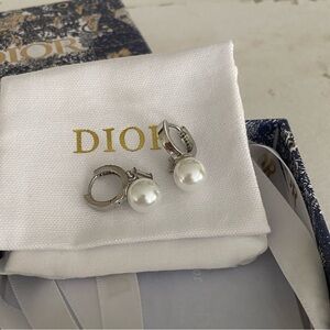Dior Jadior Etoile Pearl Huggies